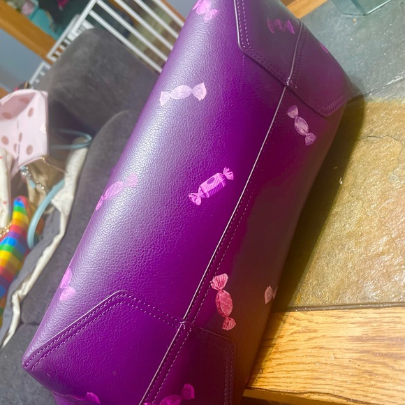 Kate spade purse with candies. - Picture 3 of 4